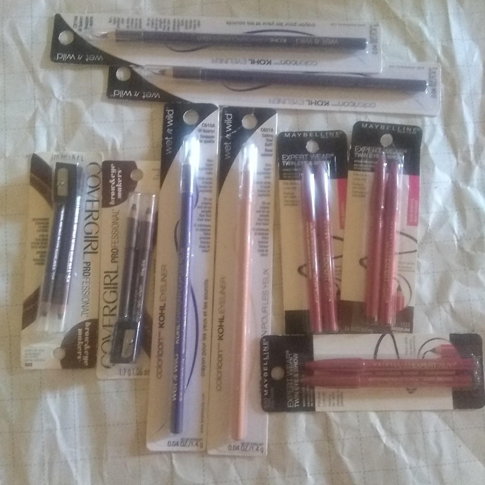 Eyeliner/brow lot